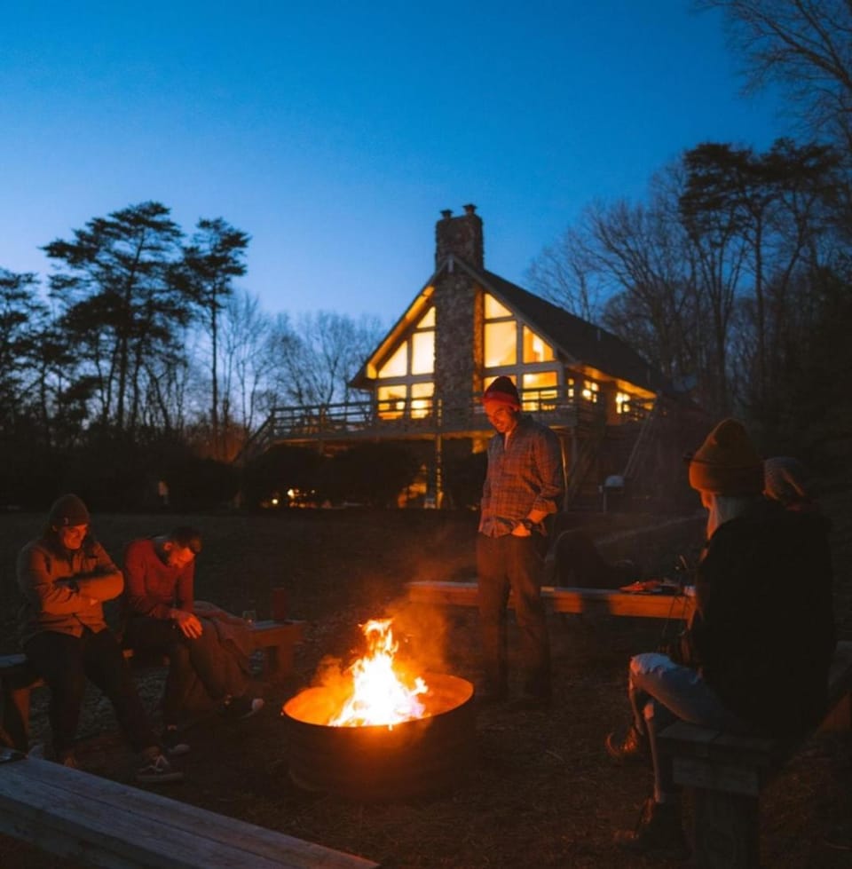 Fireside Lodge - by The Chalets House in Laurel Township