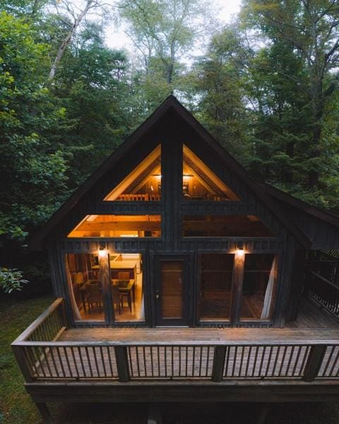 Laurelwood - by The Chalets House in Laurel Township