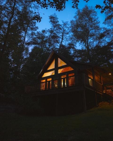 Laurelwood - by The Chalets House in Laurel Township