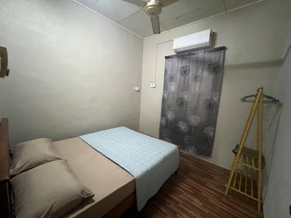 Bedroom, air conditioner