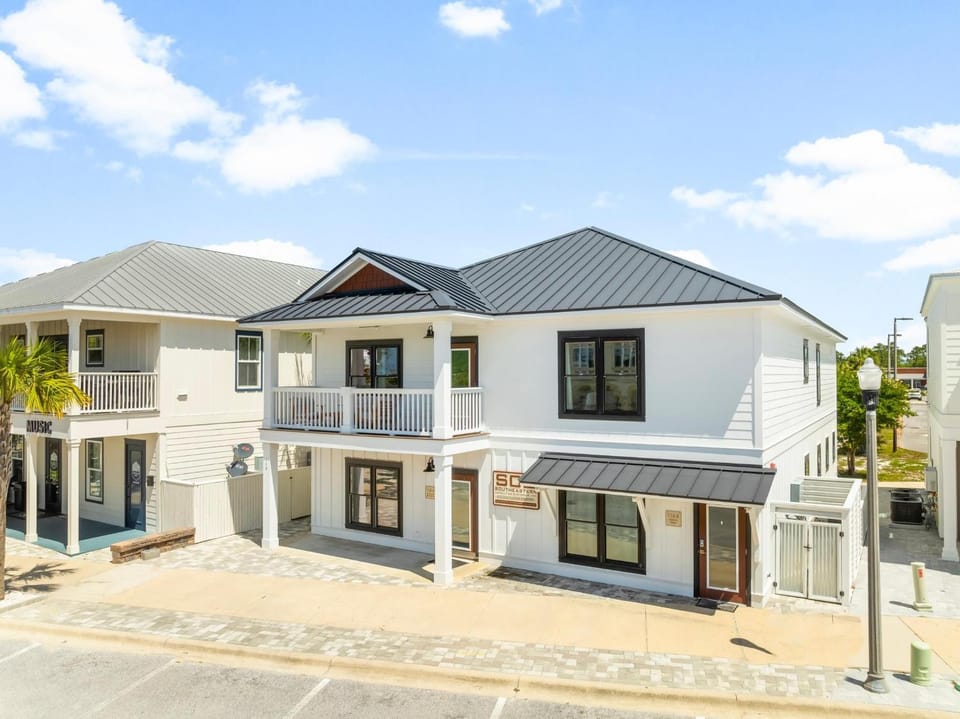 Property building, Day, Neighbourhood