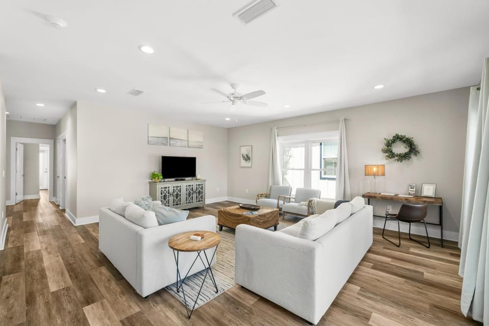TV and multimedia, Living room, Seating area