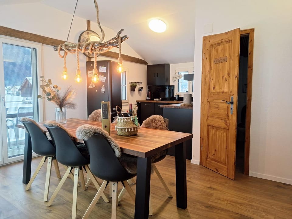 Living room, Dining area