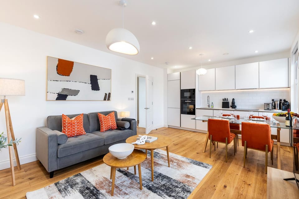 Seating area, Dining area, oven, stove