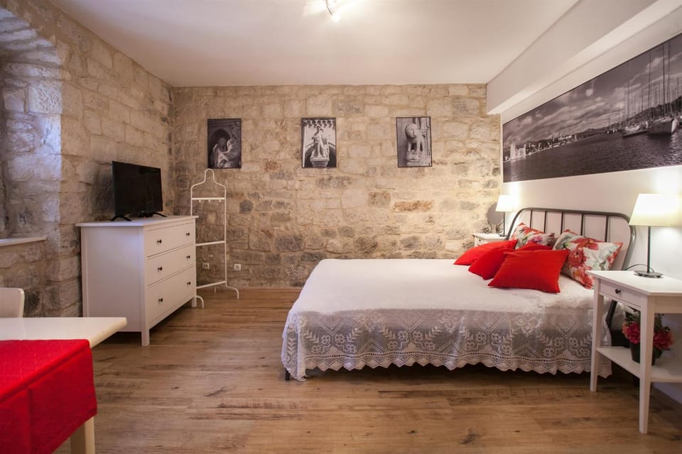 Dining area, Bedroom