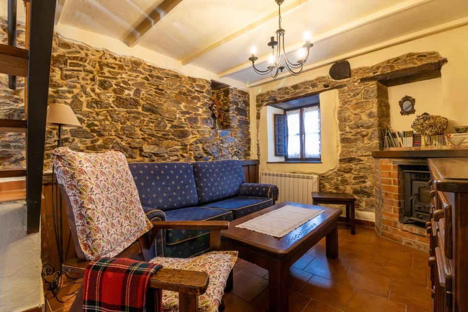 Living room, Seating area, fireplace