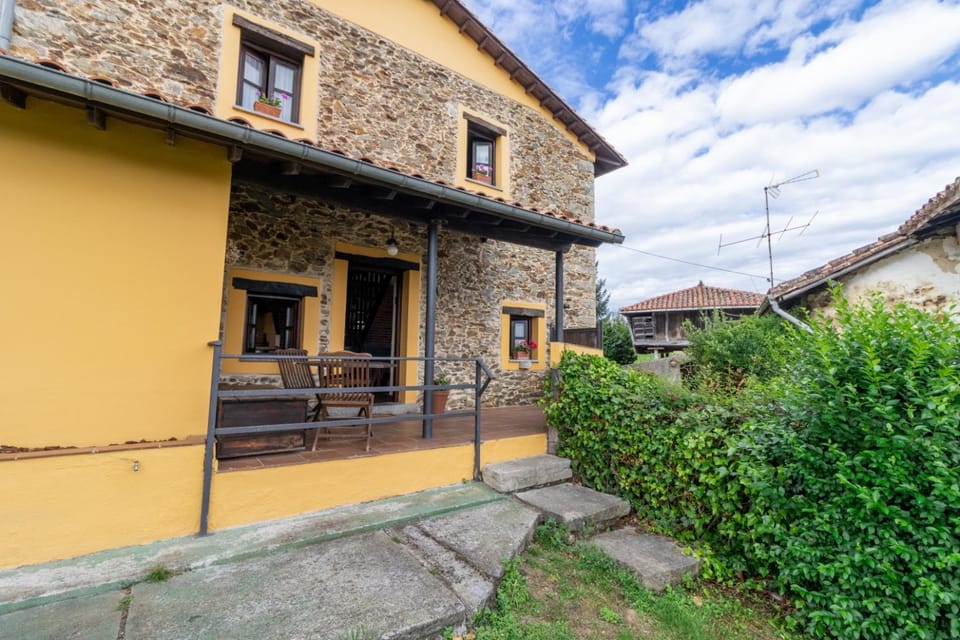 Property building, Day, Neighbourhood, Street view