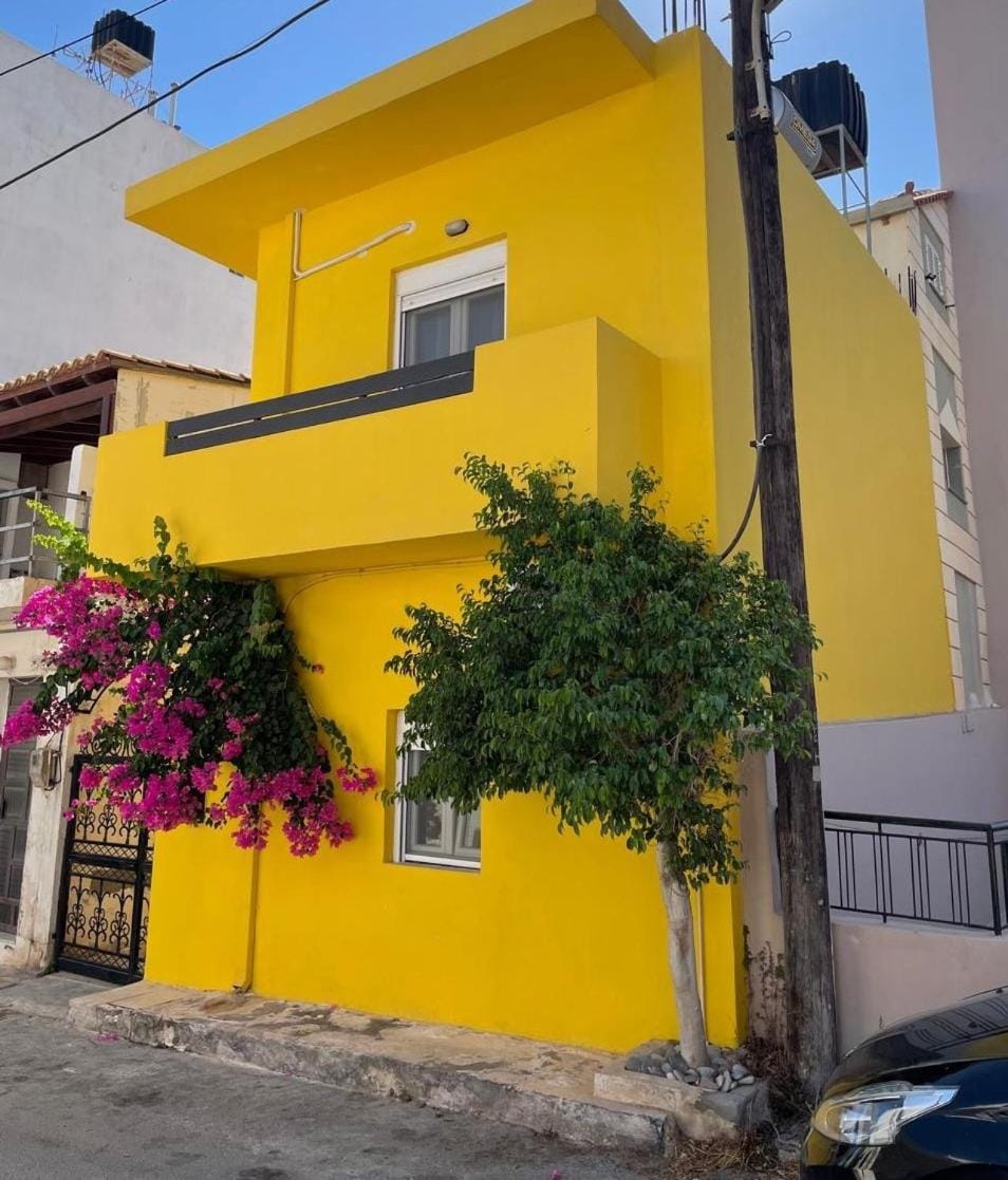 Property building, Neighbourhood