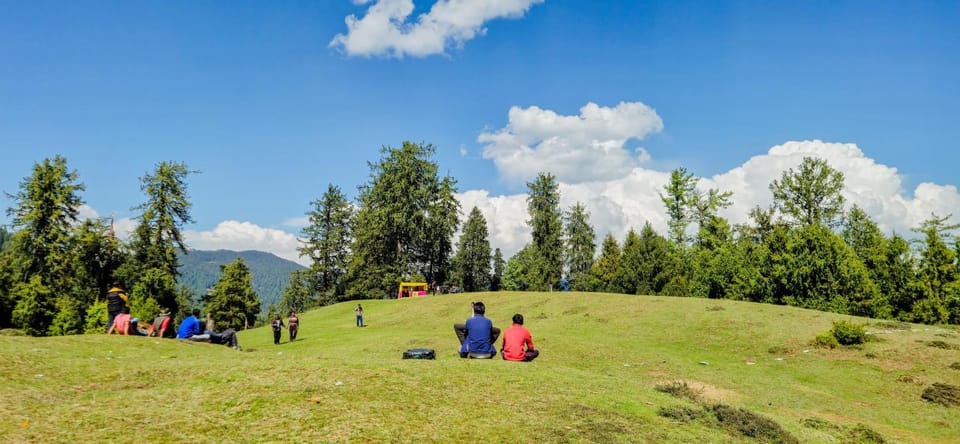 Mountain view, group of guests
