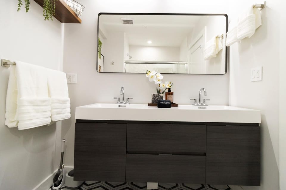 Shower, Bathroom, towels