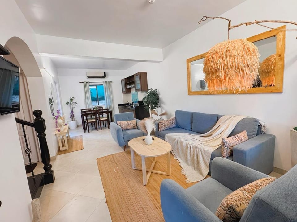 Communal lounge/ TV room, TV and multimedia, Living room, Seating area
