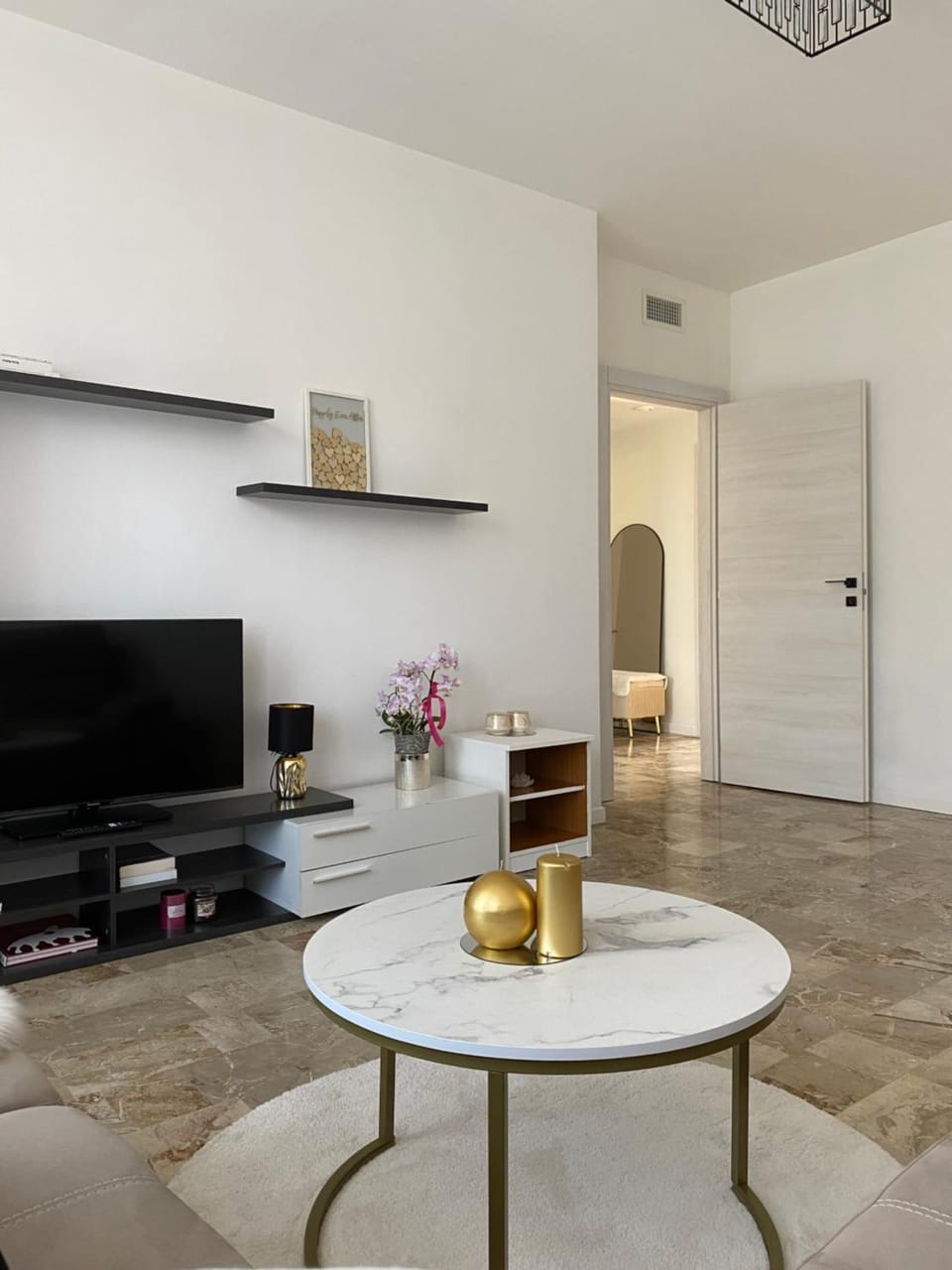 TV and multimedia, Living room, Seating area