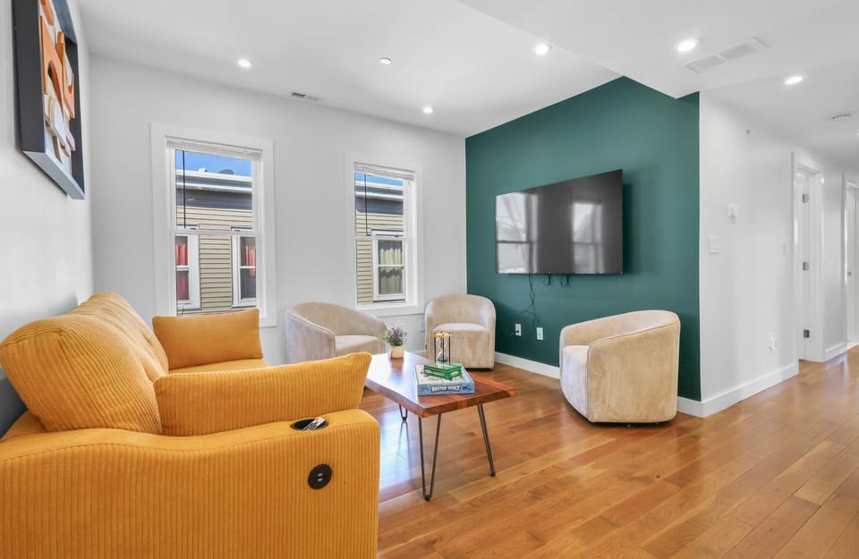 TV and multimedia, Living room, Seating area