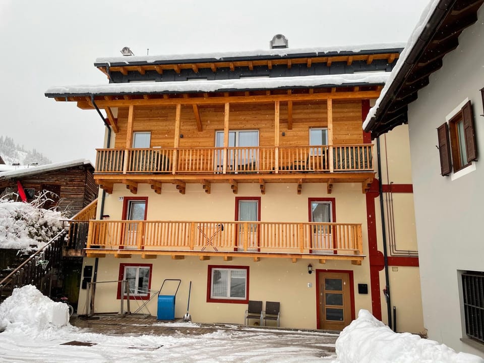 Appartamento Cima 12 Apartment in Pozza di Fassa