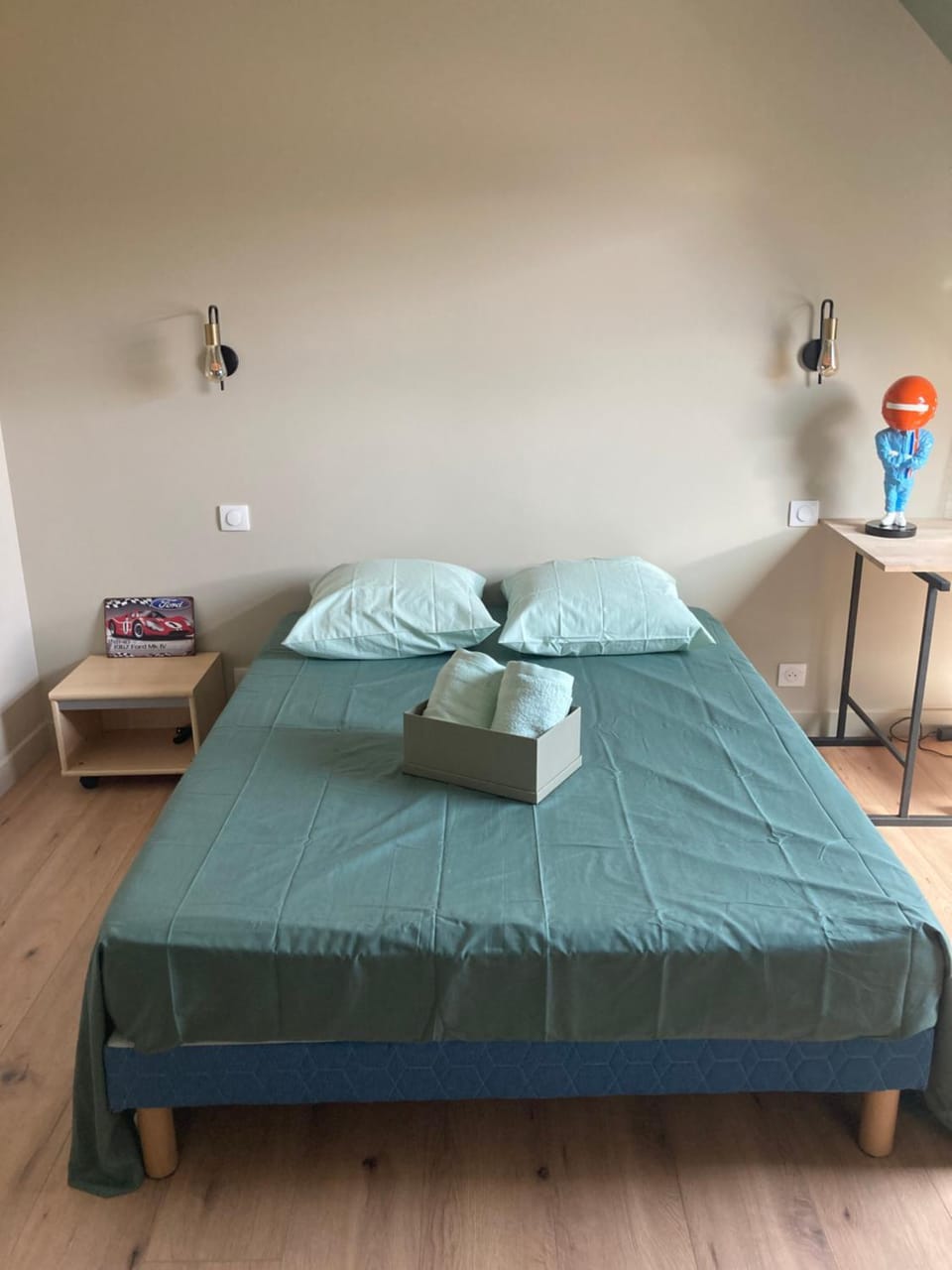 Photo of the whole room