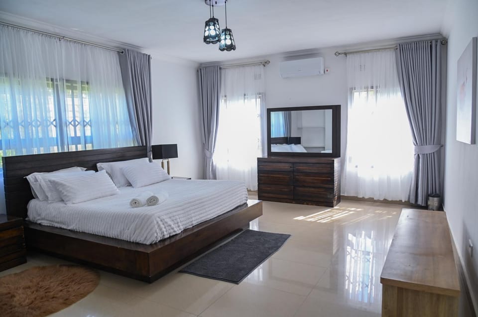 Bedroom, towels, air conditioner