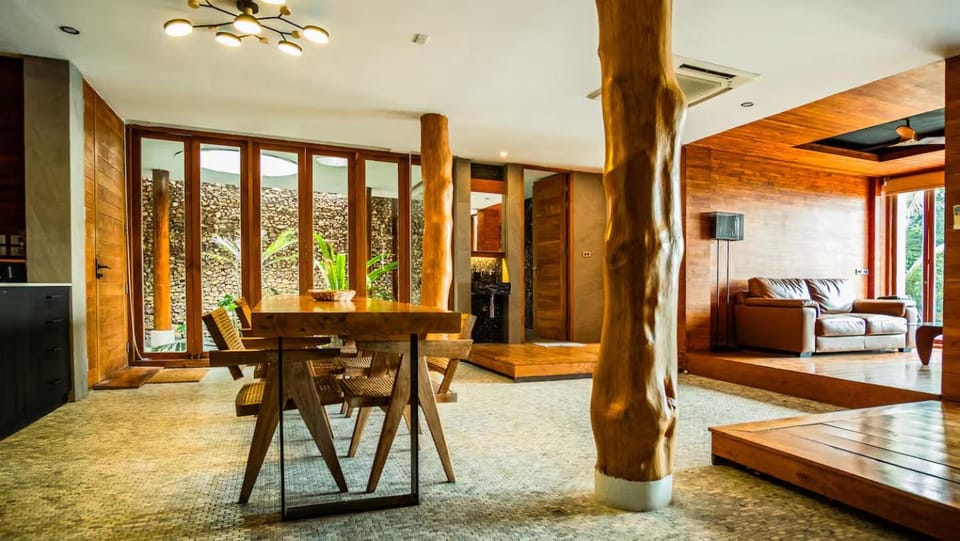 Living room, Dining area
