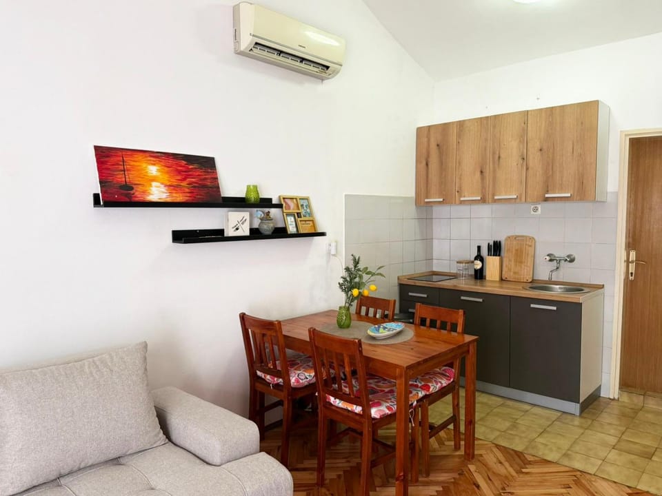 Apartment Tri Vile Apartment in Budva