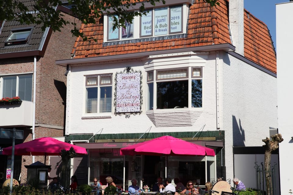 Property building, Restaurant/places to eat, Facade/entrance, Day, Balcony/Terrace, Breakfast, Lunch, Drinks, Internal: Not applicable to any particular room