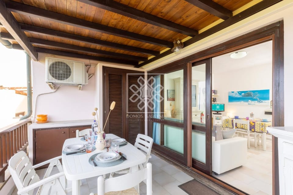 Patio, Dining area