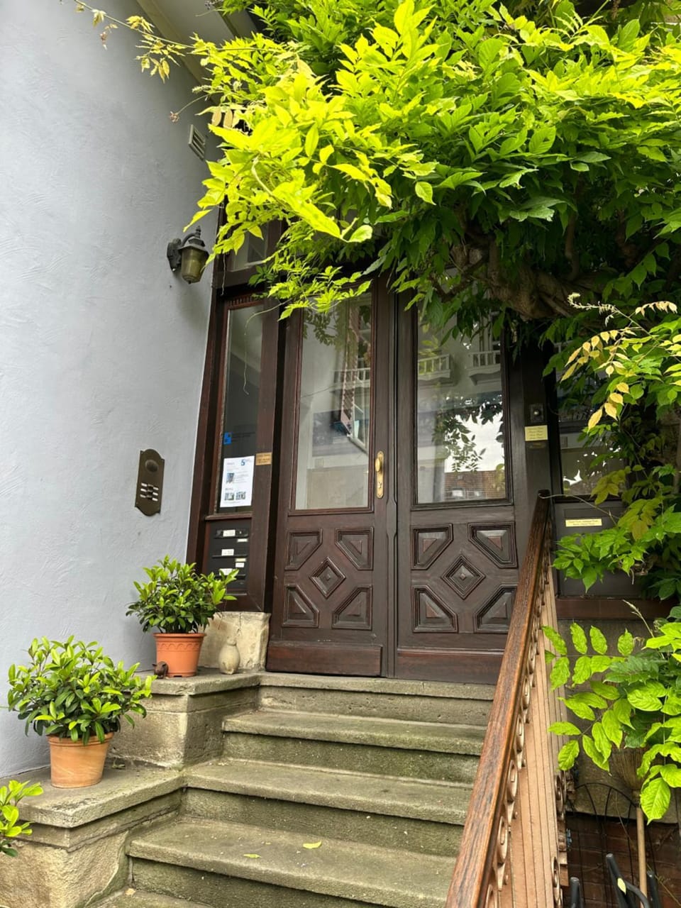 Facade/entrance