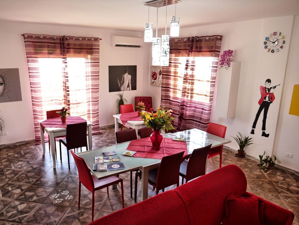 Communal lounge/ TV room, Living room