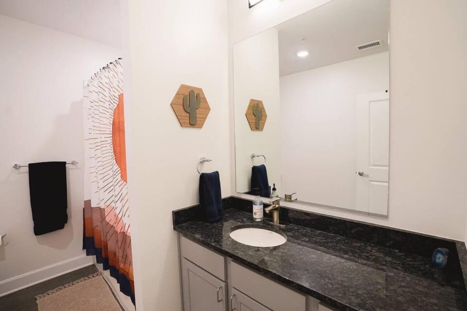 Canyon Stop Apartment in Lawrence