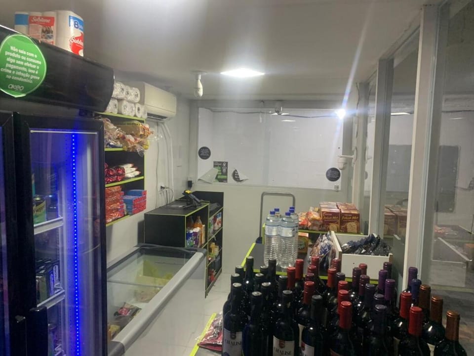 Supermarket/grocery shop