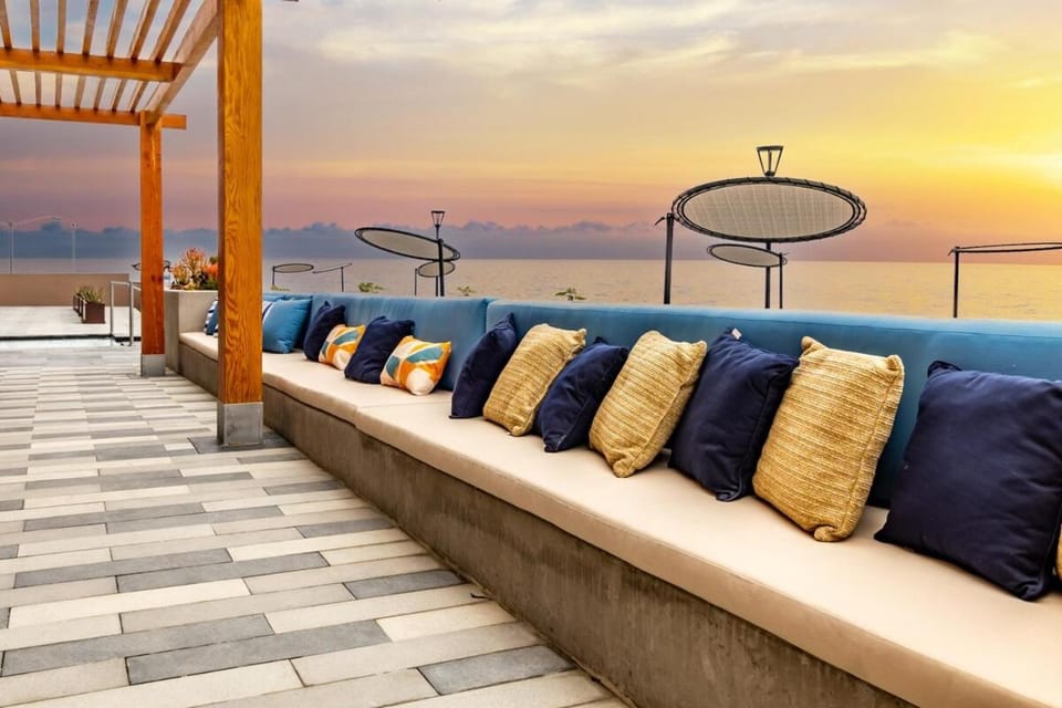Beachfront Condo with Balcony amazing view Apartment in Tijuana