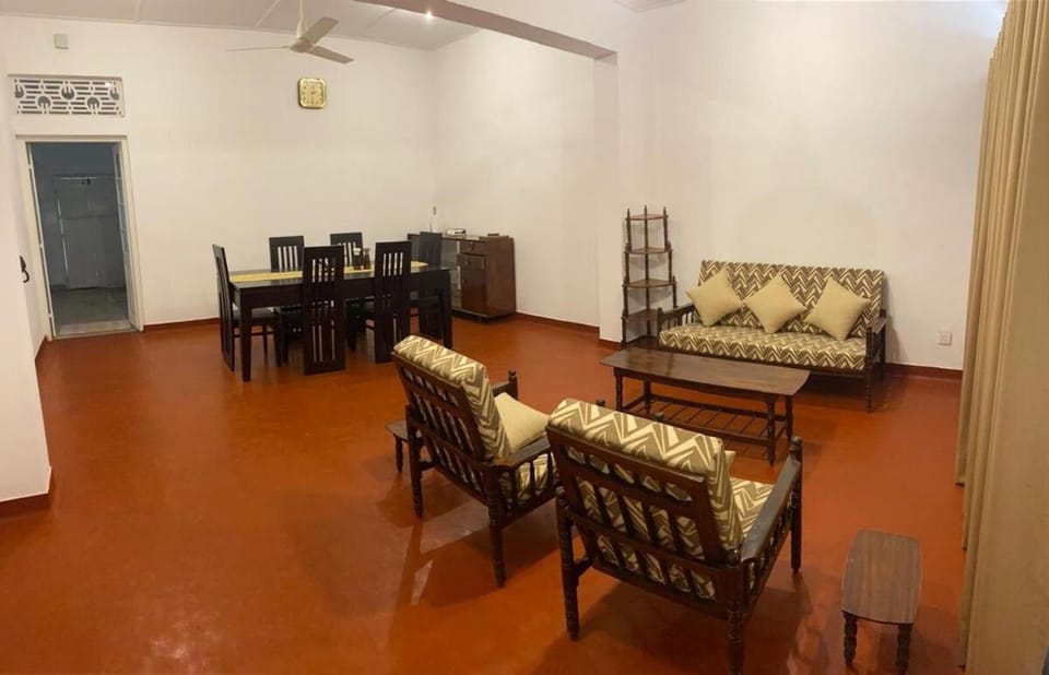 Home in Colombo - AC Two Bedrooms and Living room , one Sevant room House in Colombo