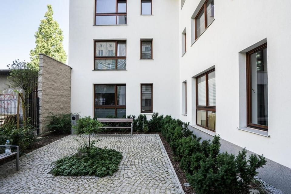 Property building, Spring, Day, Garden, Garden view