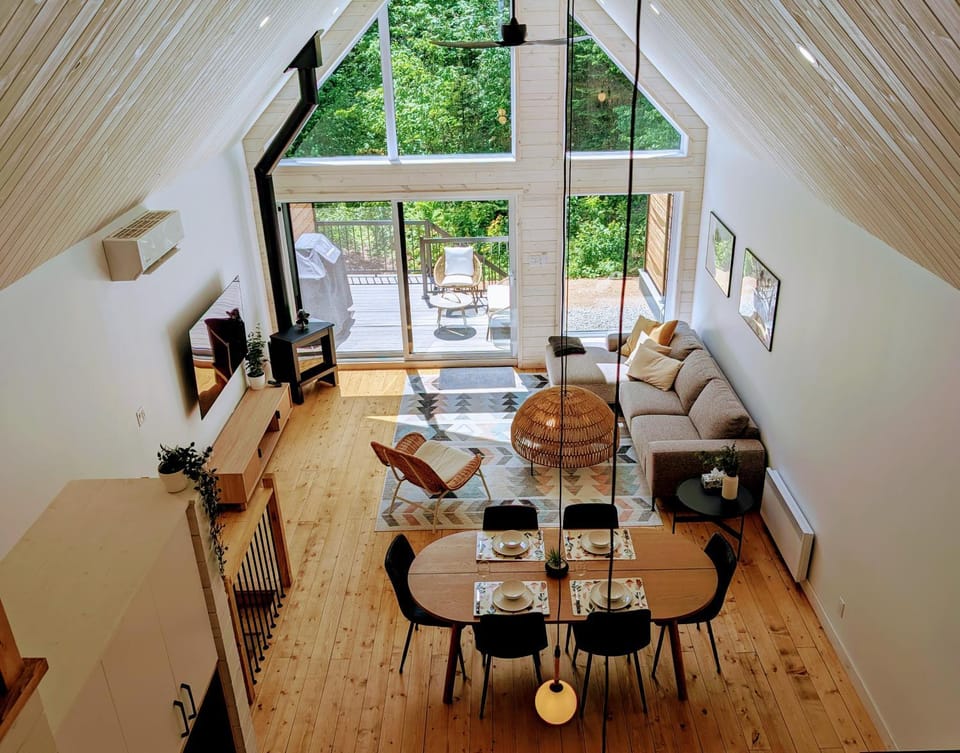 Living room, Seating area, Dining area