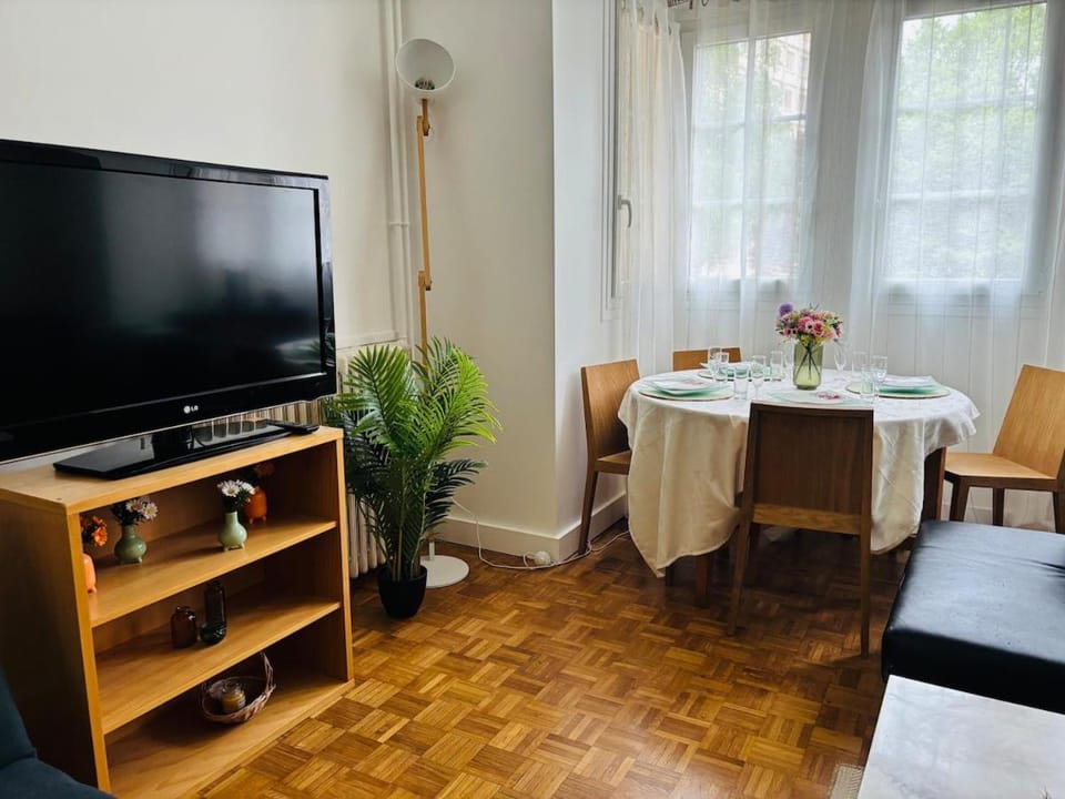 TV and multimedia, Dining area