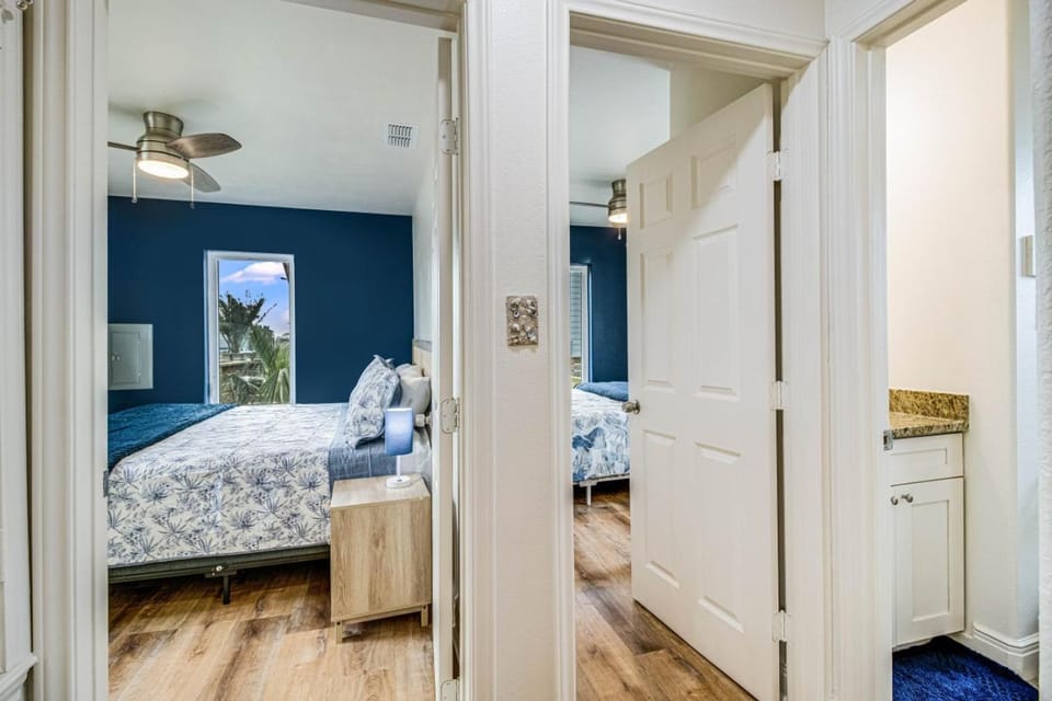 TAKE IT EASY Your coastal retreat awaits House in Port Aransas
