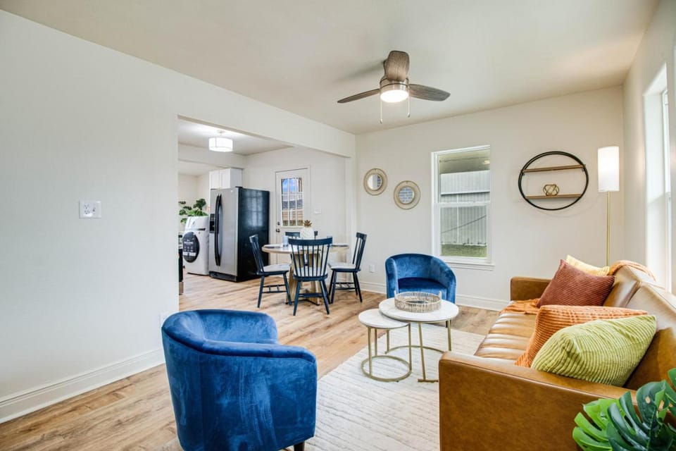 TAKE IT EASY Your coastal retreat awaits House in Port Aransas