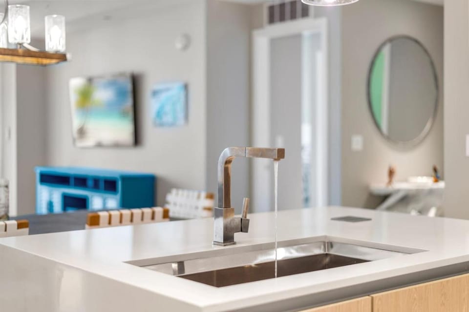 2BR Tranquil Luxury by the Sea. Chic apt at Amrit Apartment in Riviera Beach
