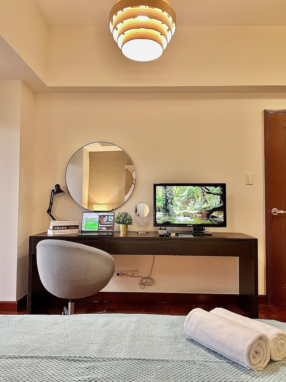 1BR Corner Unit with Balcony Apartment in Pasay