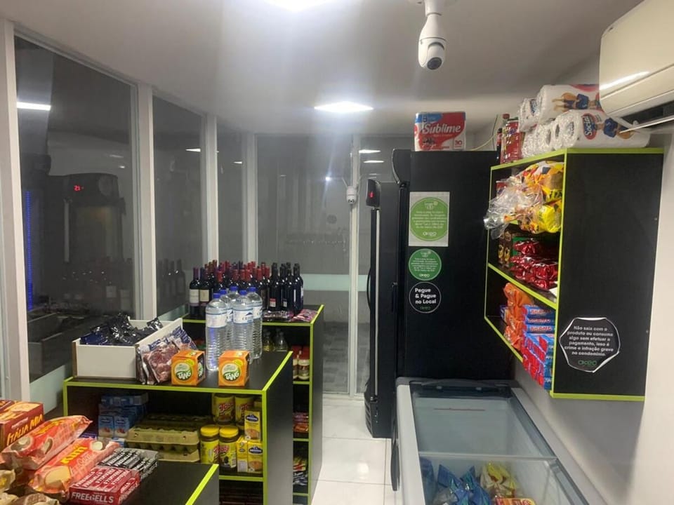 Supermarket/grocery shop