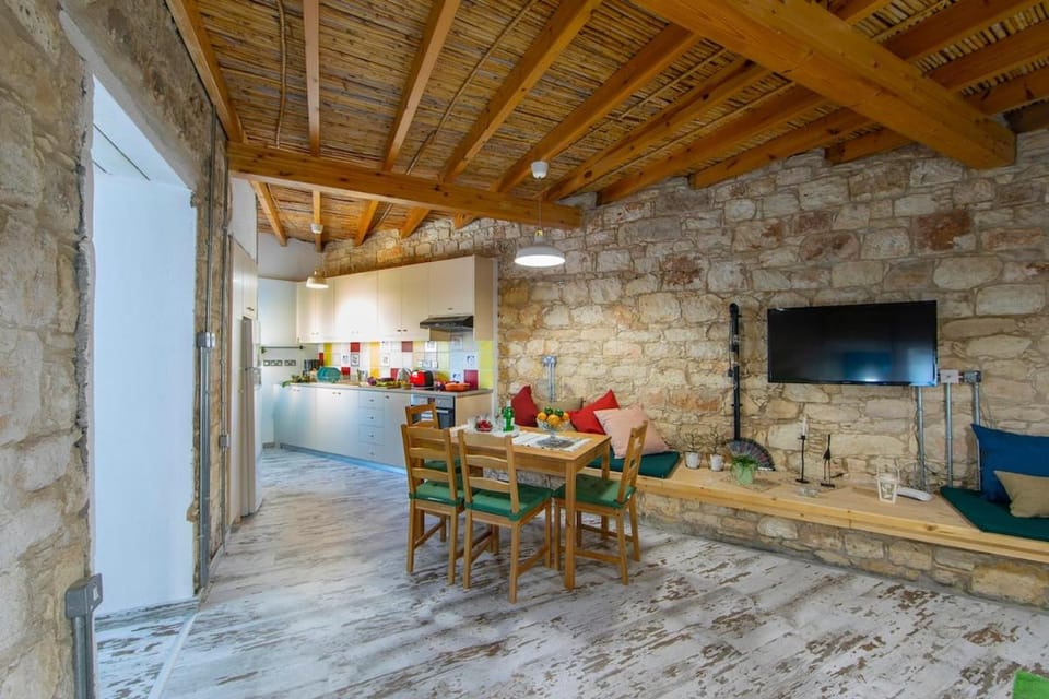 TV and multimedia, Kitchen or kitchenette