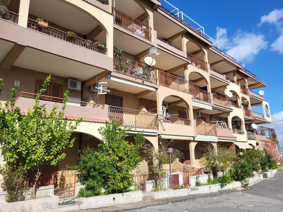 SICILIAN DREAM Apartment Apartment in Letojanni
