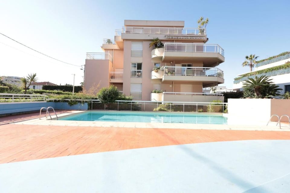 Baies de Juan - Apt 4 Pers - Pool - Air Conditioning Apartment in Antibes