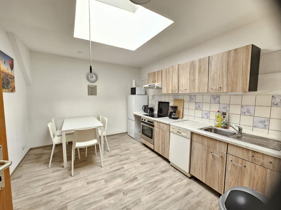 Kitchen or kitchenette, Dining area, dishwasher, oven, stove