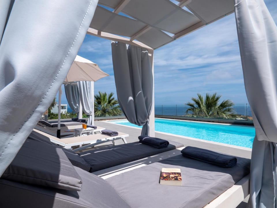 Patio, Day, Natural landscape, View (from property/room), Seating area, Pool view, Sea view, Swimming pool