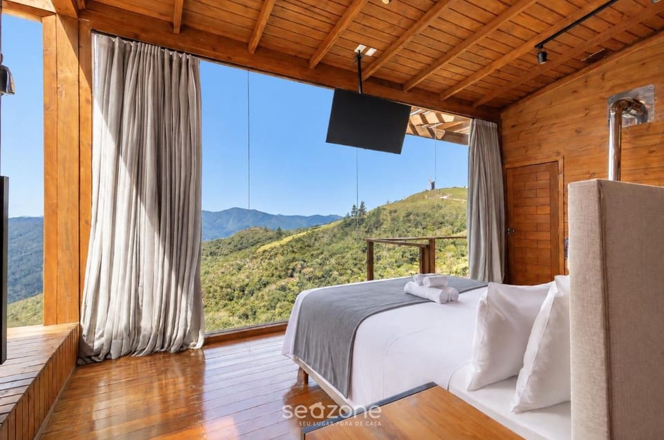 Bed, View (from property/room), Balcony/Terrace, Bedroom, Mountain view