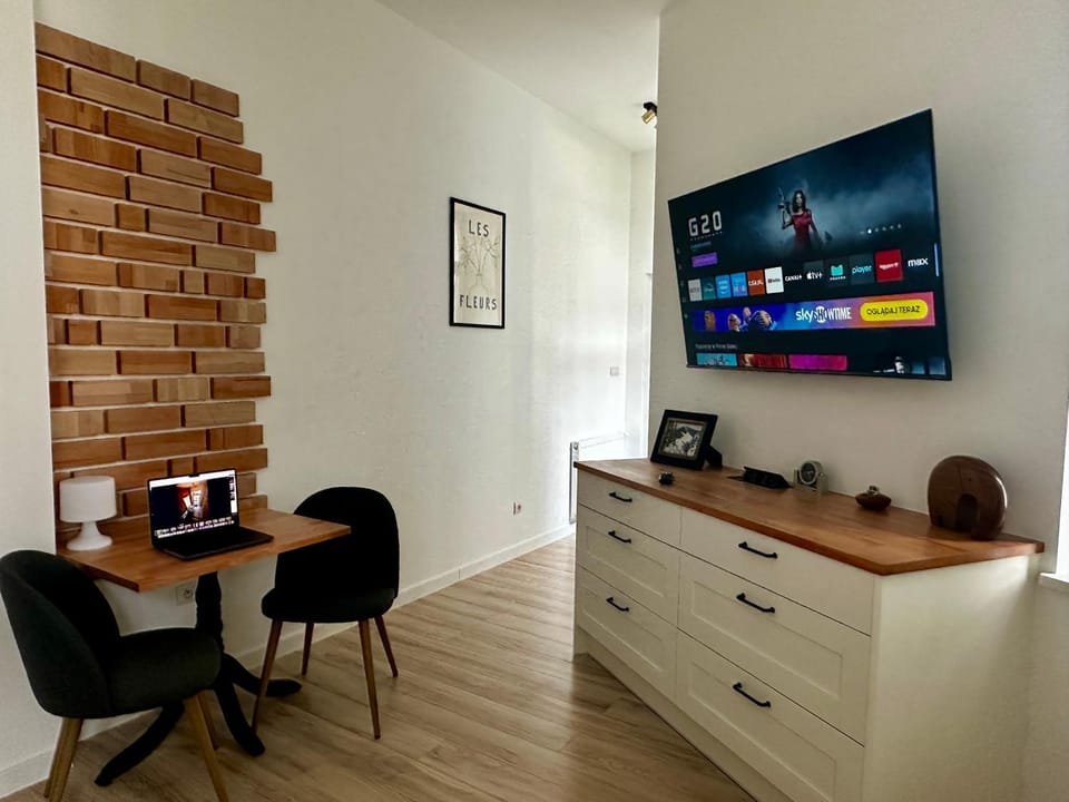 TV and multimedia, Dining area