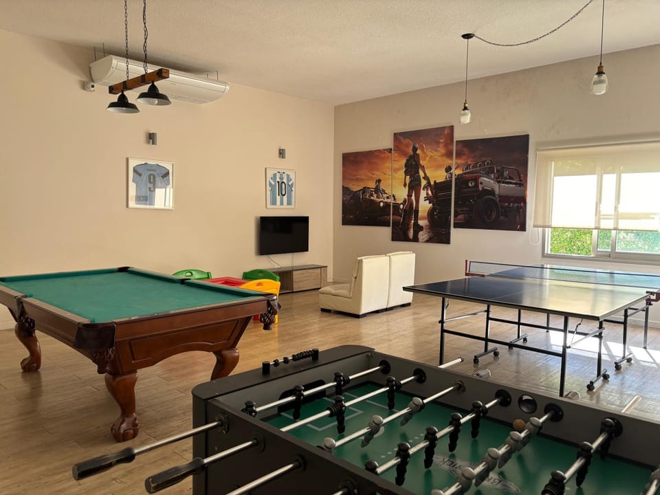 Billiard, Game Room, Table tennis
