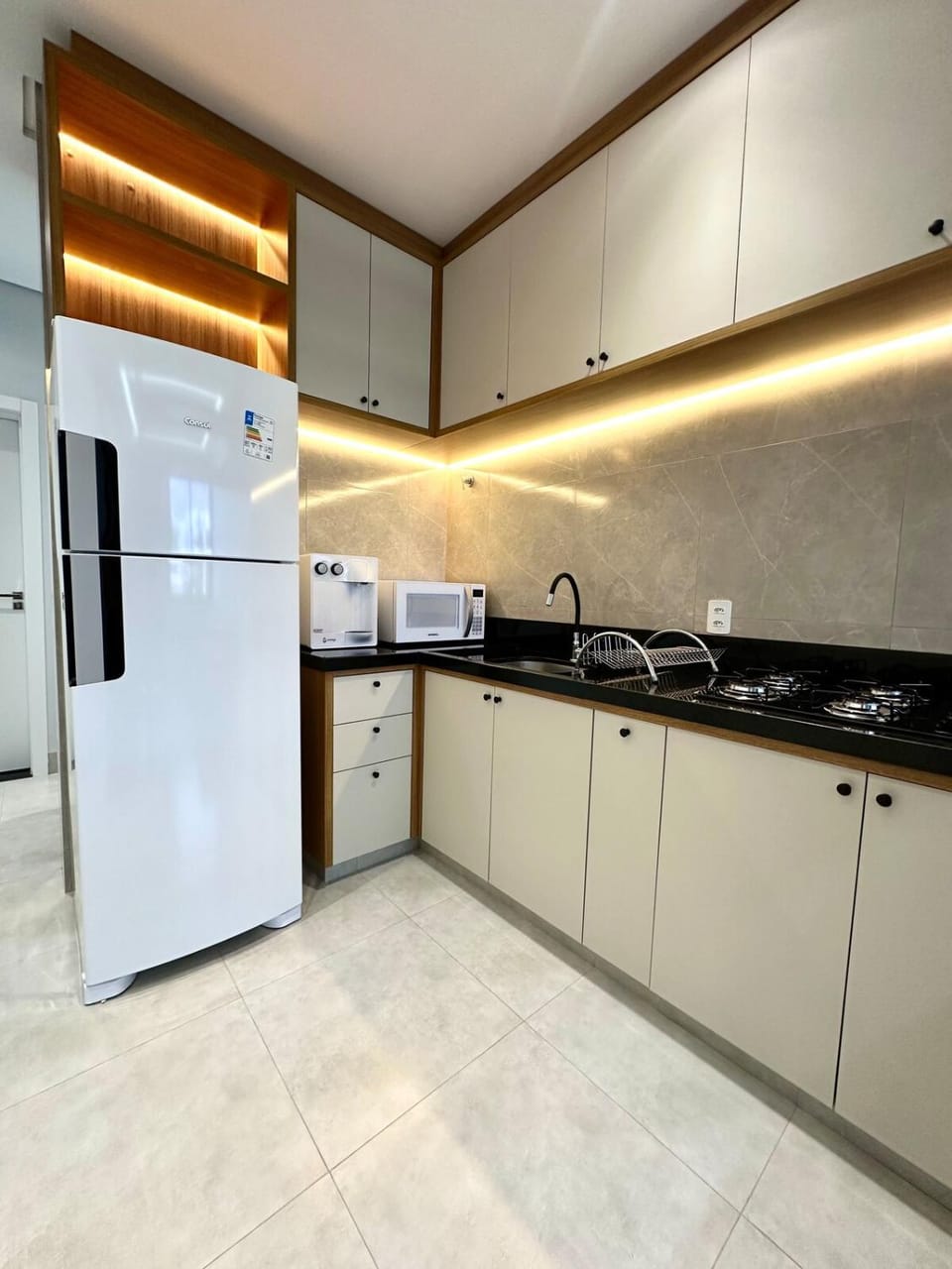 Kitchen or kitchenette, pet friendly, stove, kitchen