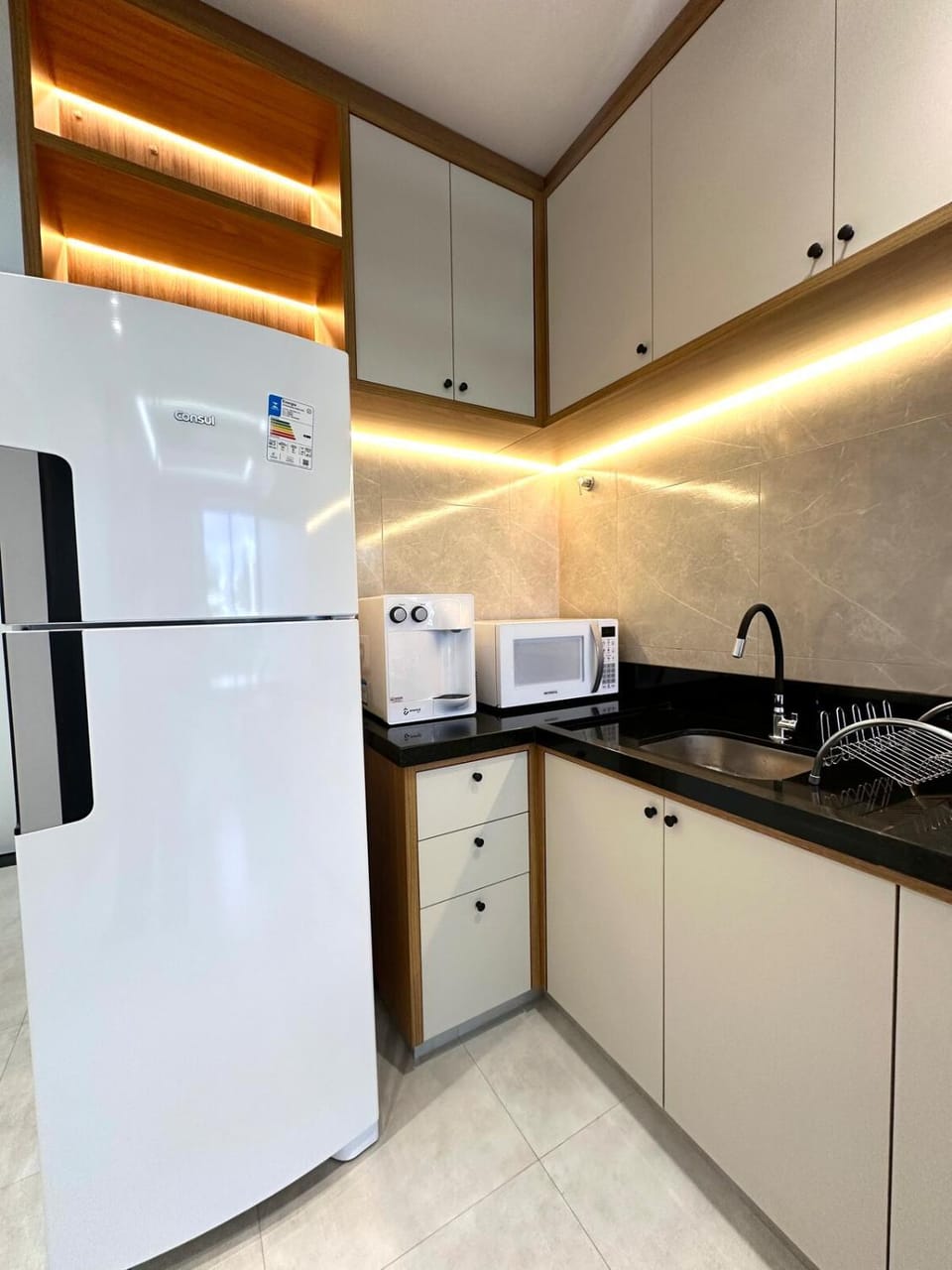 Coffee/tea facilities, Kitchen or kitchenette, Communal kitchen, microwave, pet friendly, toaster, kitchen