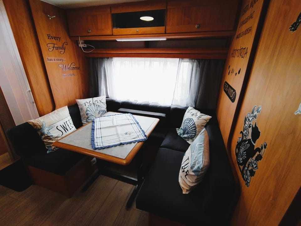 Bed, Living room