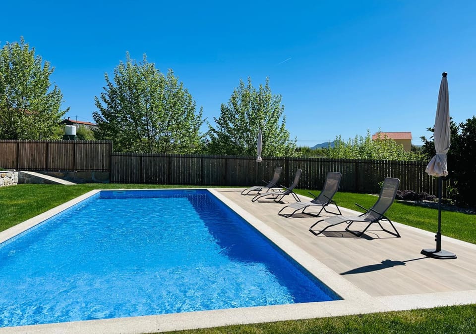 Spring, Day, Garden, Garden view, Pool view, Swimming pool, sunbed